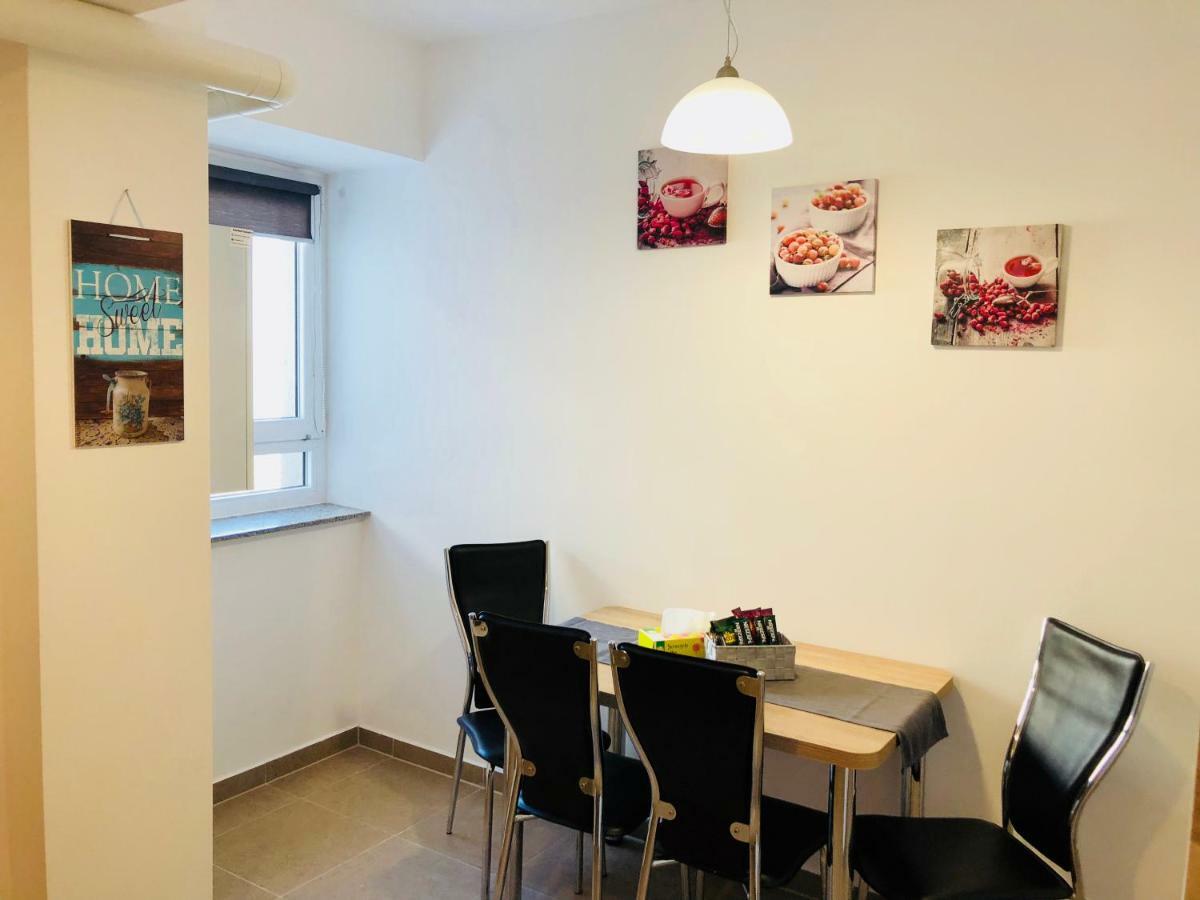 Eme Apartments Braşov Esterno foto