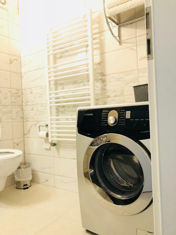 Eme Apartments Braşov Esterno foto