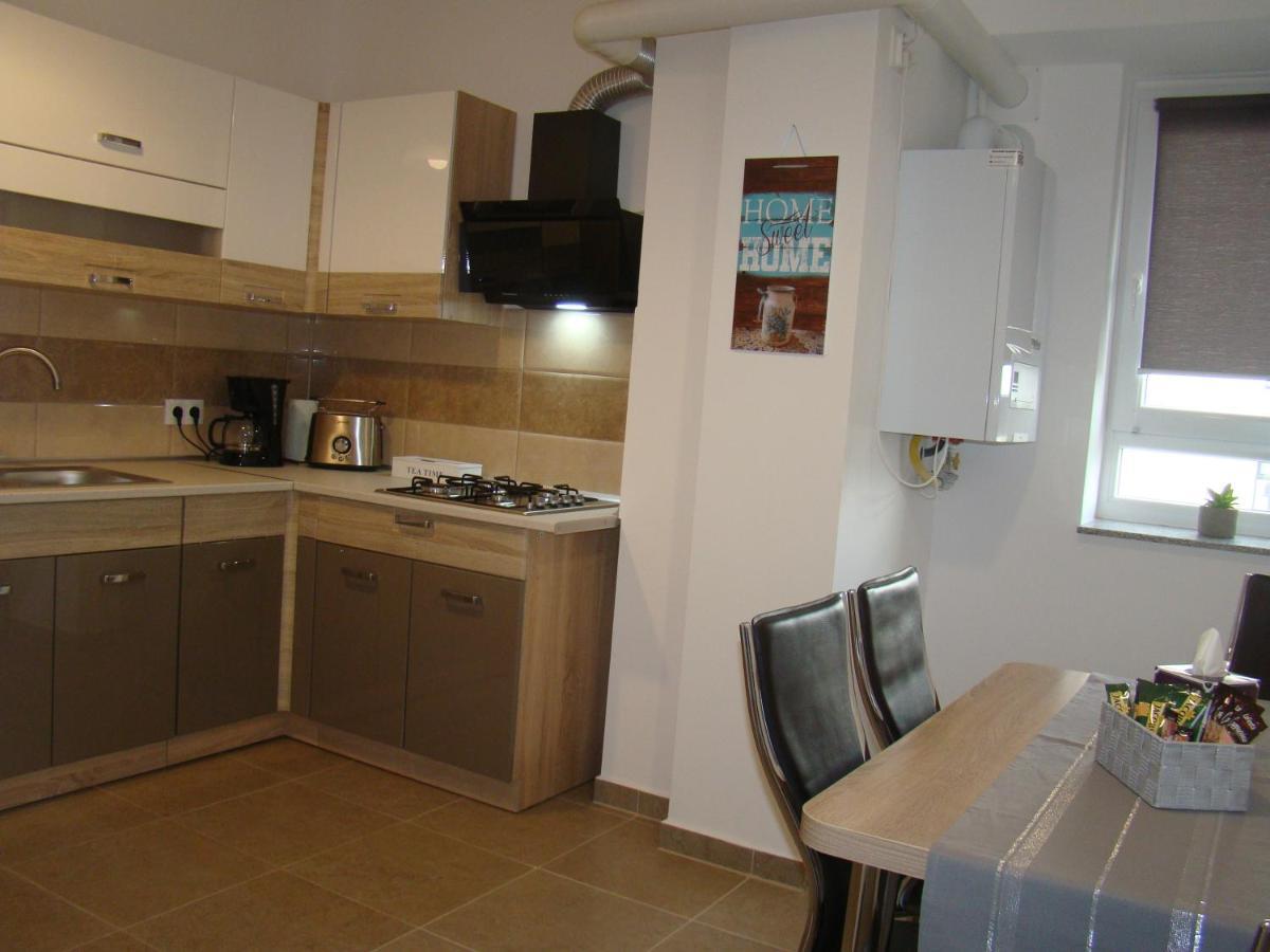Eme Apartments Braşov Esterno foto